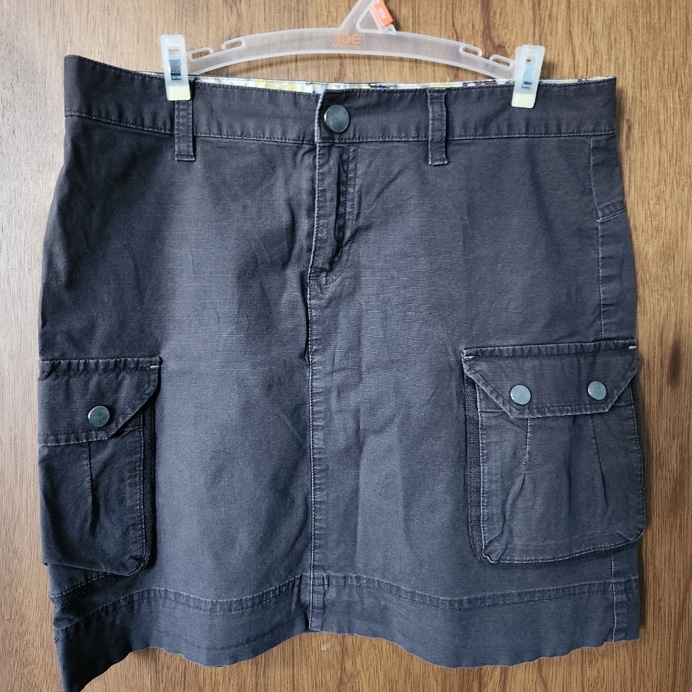 Ladies Columbia skirt